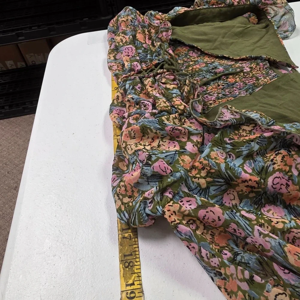 Free People Mabel Garden Top Size L‎ Smocked Puff Sleeve Romantic Renaissance